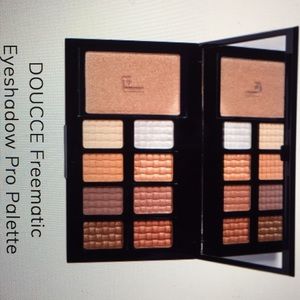 Doucce Freematic Eyeshadow Pro Palette